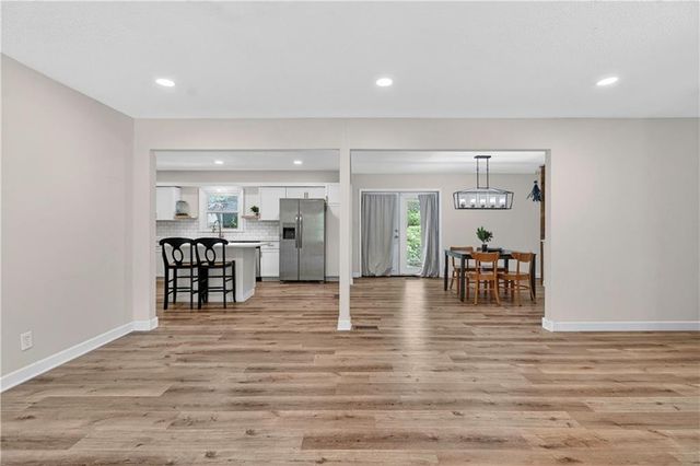 218 Oak Hill Street, Lansing, KS 66043