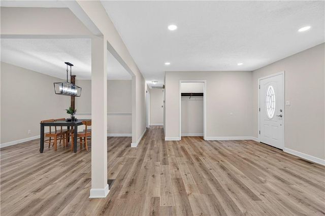 218 Oak Hill Street, Lansing, KS 66043