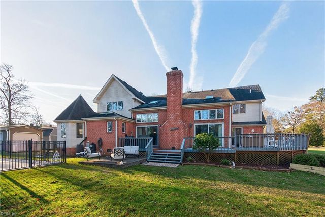 9327 Rivershore DR, Suffolk, VA 23433