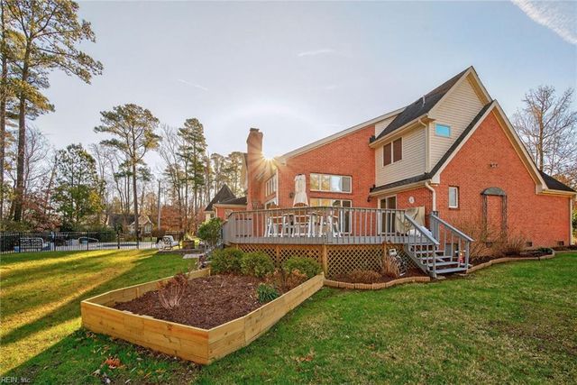 9327 Rivershore DR, Suffolk, VA 23433