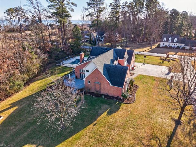 9327 Rivershore DR, Suffolk, VA 23433