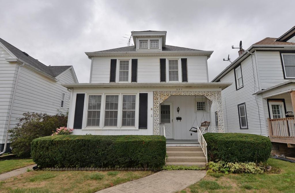 1644 Grange AVENUE, Racine, WI 53405