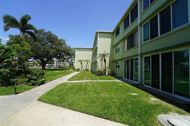 4705 1ST STREET NE 132, St Petersburg, FL 33703