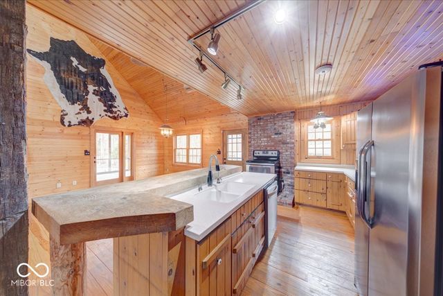 459 W Gold Creek Road, Mooresville, IN 46158