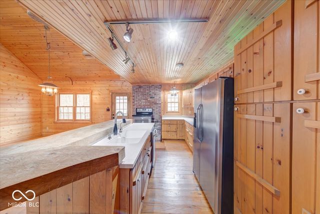 459 W Gold Creek Road, Mooresville, IN 46158