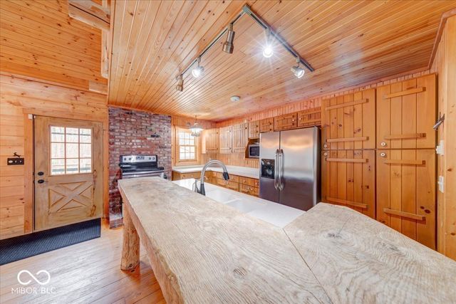 459 W Gold Creek Road, Mooresville, IN 46158