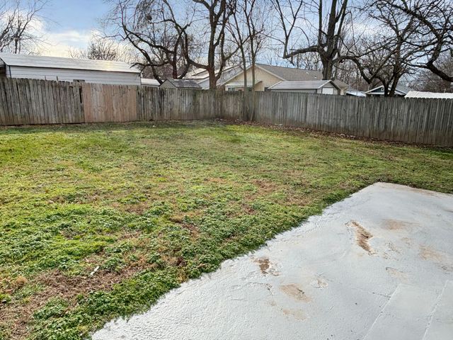 1012 E Talmage Street, Springfield, MO 65803