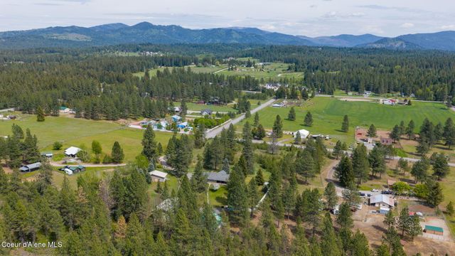 2087 E Glacier RD, Hayden, ID 83835