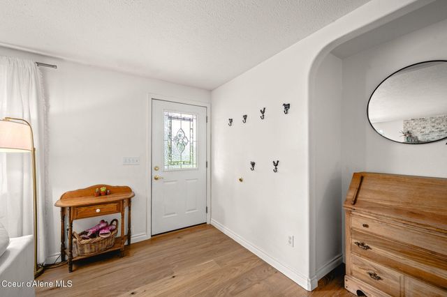 2087 E Glacier RD, Hayden, ID 83835