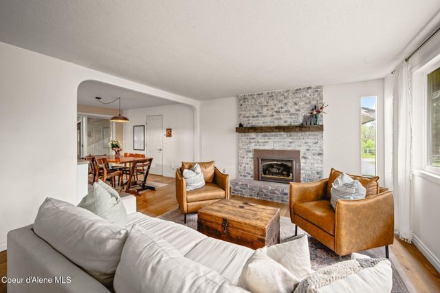 2087 E Glacier RD, Hayden, ID 83835