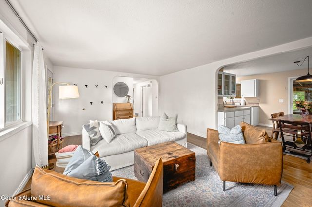 2087 E Glacier RD, Hayden, ID 83835