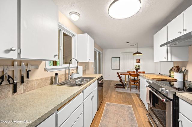 2087 E Glacier RD, Hayden, ID 83835