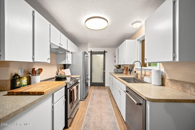 2087 E Glacier RD, Hayden, ID 83835