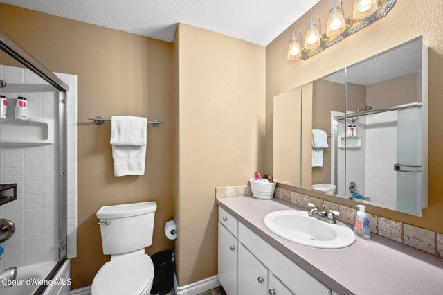 2087 E Glacier RD, Hayden, ID 83835