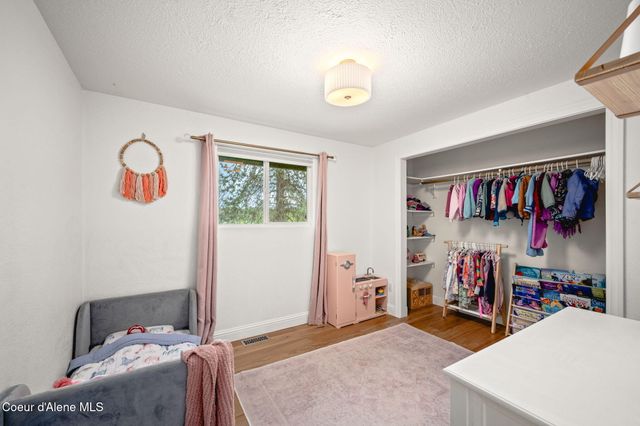 2087 E Glacier RD, Hayden, ID 83835