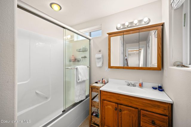 2087 E Glacier RD, Hayden, ID 83835