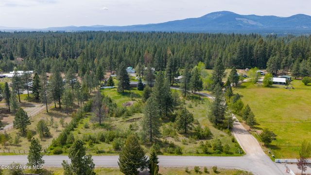 2087 E Glacier RD, Hayden, ID 83835