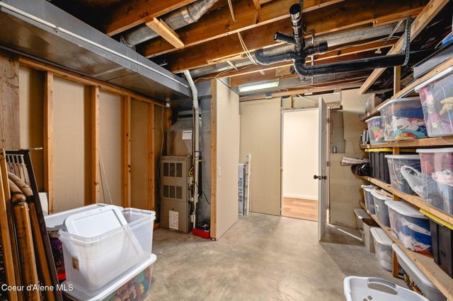 2087 E Glacier RD, Hayden, ID 83835
