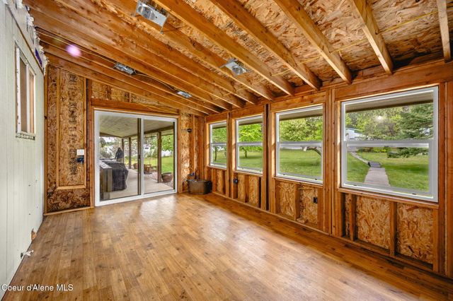 2087 E Glacier RD, Hayden, ID 83835