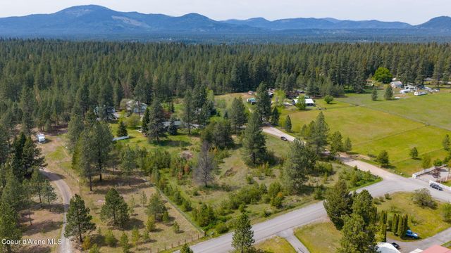 2087 E Glacier RD, Hayden, ID 83835