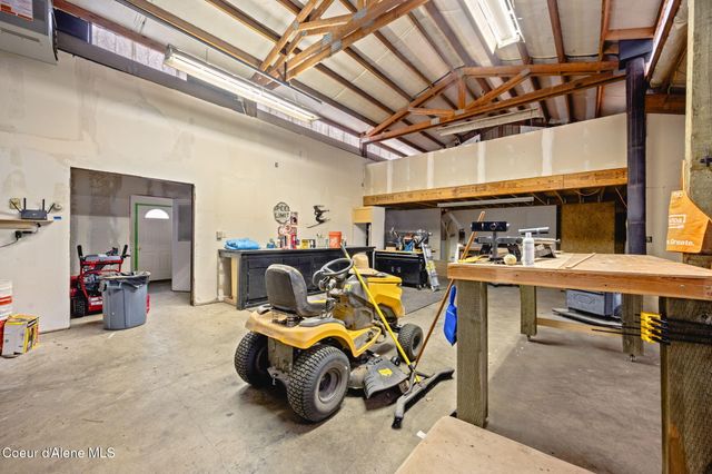 2087 E Glacier RD, Hayden, ID 83835
