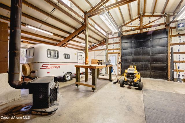 2087 E Glacier RD, Hayden, ID 83835