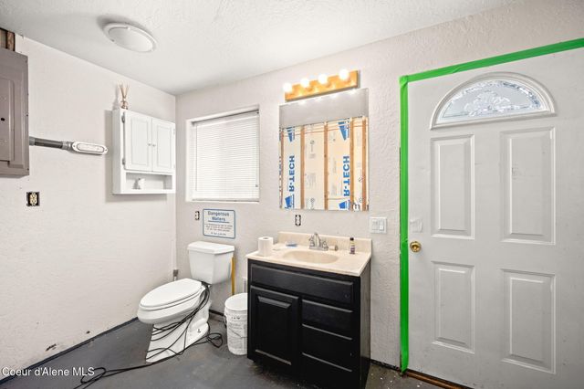 2087 E Glacier RD, Hayden, ID 83835