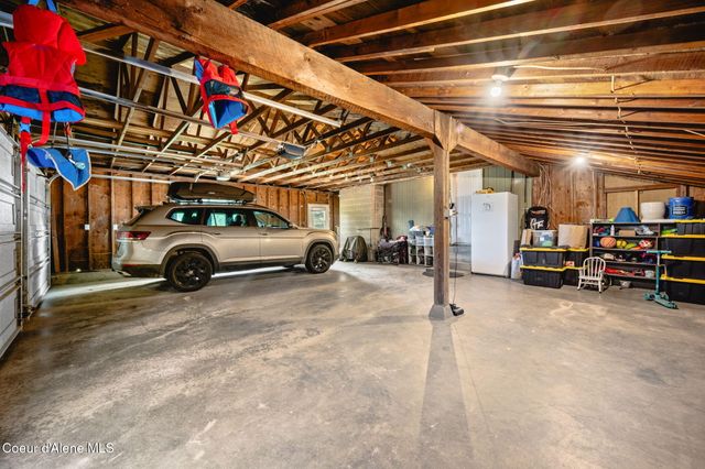 2087 E Glacier RD, Hayden, ID 83835