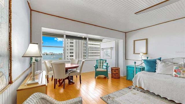 4550 COVE CIRCLE 605, St Petersburg, FL 33708