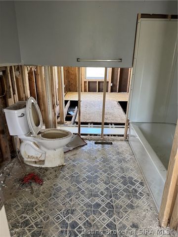 111 Second Street S, Jeffersonville, IN 47130