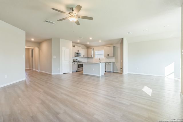 1009 RACELAND RD, San Antonio, TX 78245