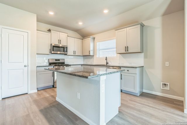1009 RACELAND RD, San Antonio, TX 78245