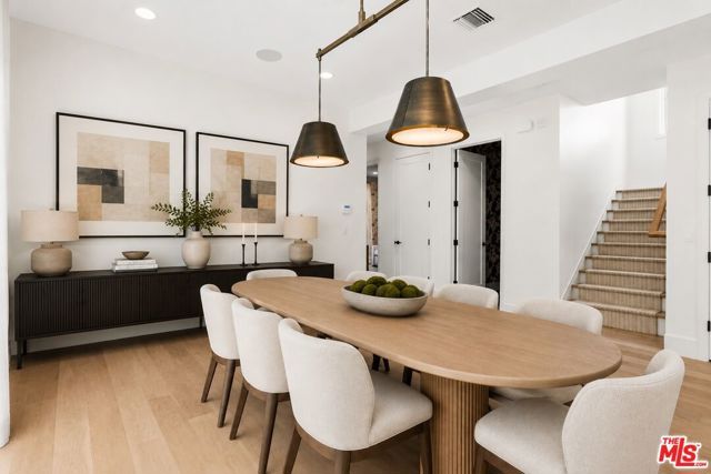 11380 Waterford St, Los Angeles, CA 90049