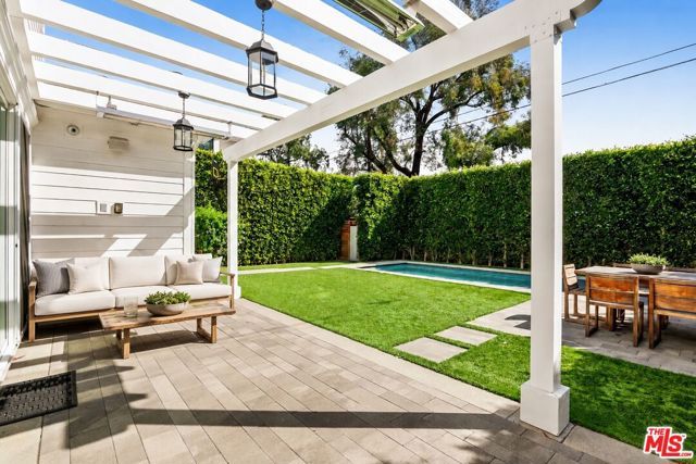 11380 Waterford St, Los Angeles, CA 90049