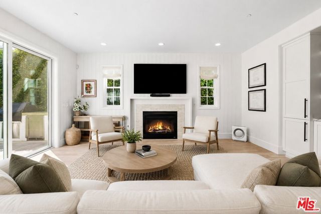 11380 Waterford St, Los Angeles, CA 90049