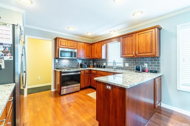 2025 York Ridge Place, Fort Wayne, IN 46818