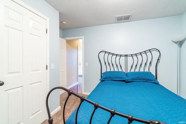 2025 York Ridge Place, Fort Wayne, IN 46818