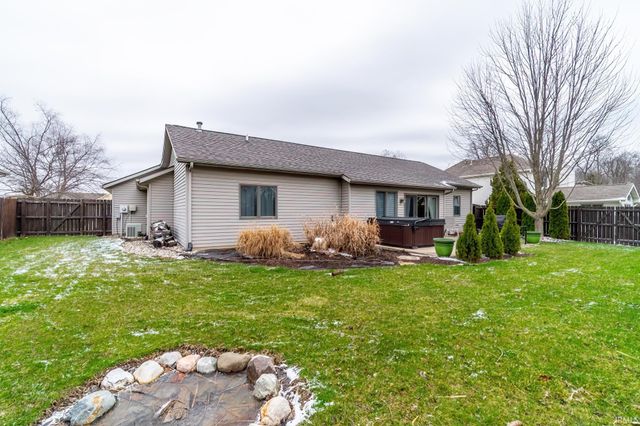 2025 York Ridge Place, Fort Wayne, IN 46818