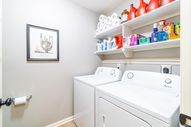 2025 York Ridge Place, Fort Wayne, IN 46818