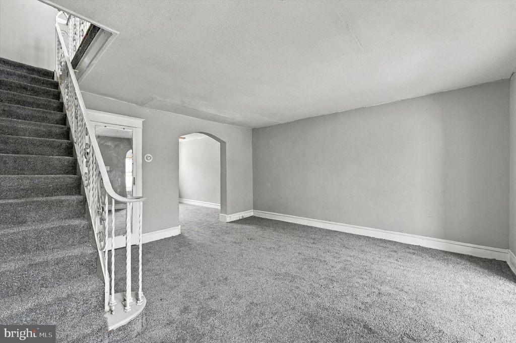 6710 GUYER AVE, Philadelphia, PA 19142 — photo 5