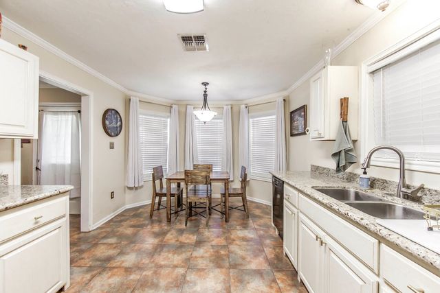 1133 W Camilla Dr, Thibodaux, LA 70301