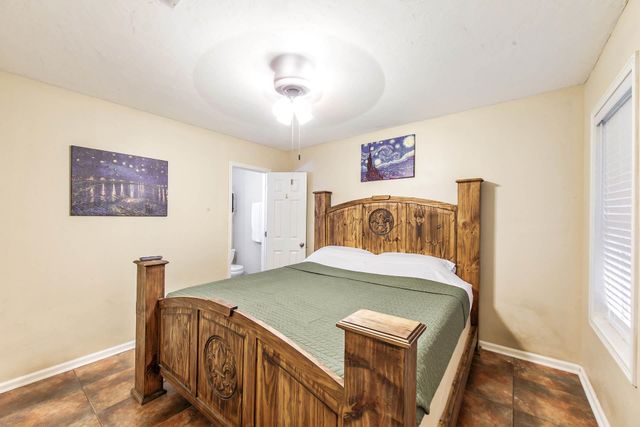 1133 W Camilla Dr, Thibodaux, LA 70301