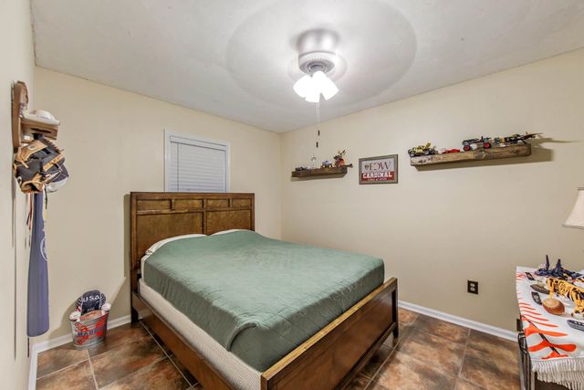 1133 W Camilla Dr, Thibodaux, LA 70301