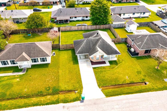 1133 W Camilla Dr, Thibodaux, LA 70301
