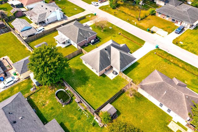 1133 W Camilla Dr, Thibodaux, LA 70301