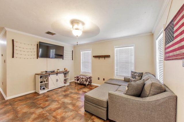 1133 W Camilla Dr, Thibodaux, LA 70301