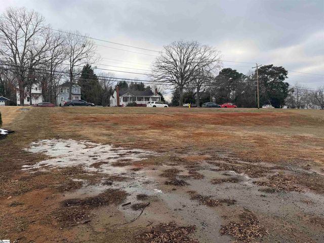 712 N Main Street, Greer, SC 29651