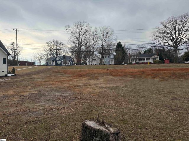 712 N Main Street, Greer, SC 29651