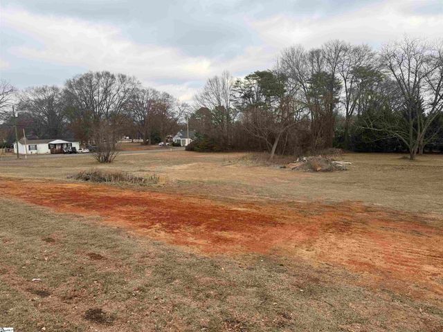 712 N Main Street, Greer, SC 29651