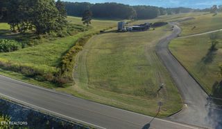 261 Garden Ln Lane, Loudon, TN 37774